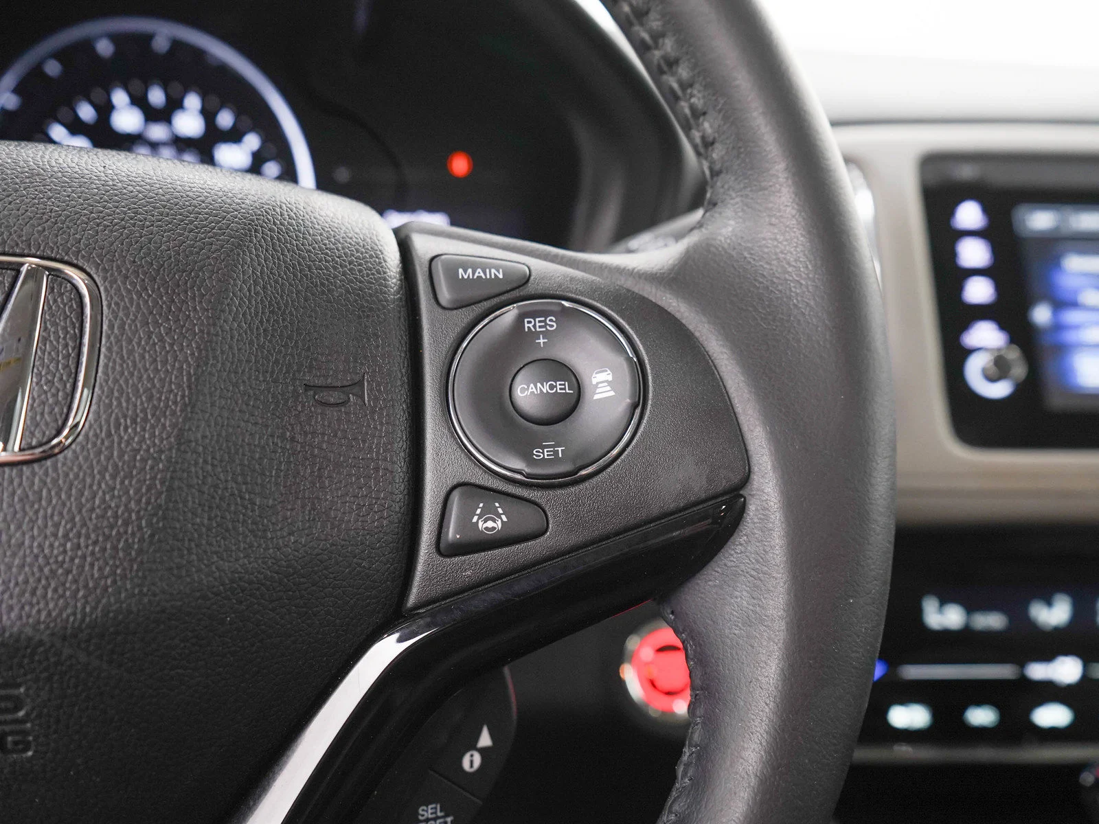 Used 2019  Honda 5D WAGON TOURING 4WD AUTO image 26