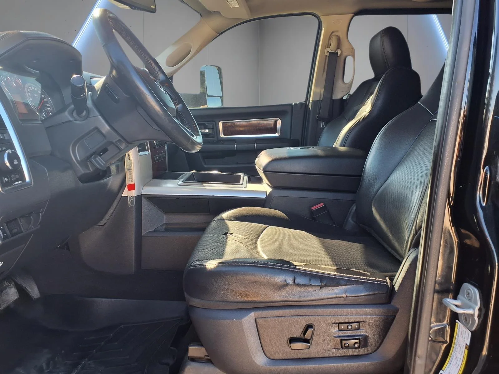 2012 RAM Ram 2500 Pickup Laramie - Photo 11