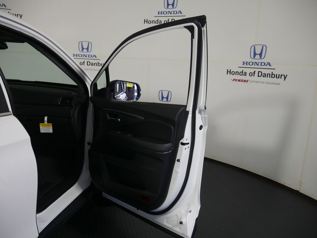 New 2026 Platinum White Pearl Honda RTL image 5