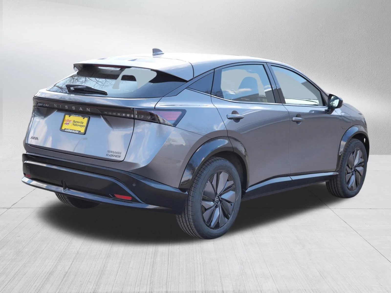 Used 2023 Gun Metallic Nissan ENGAGE image 7