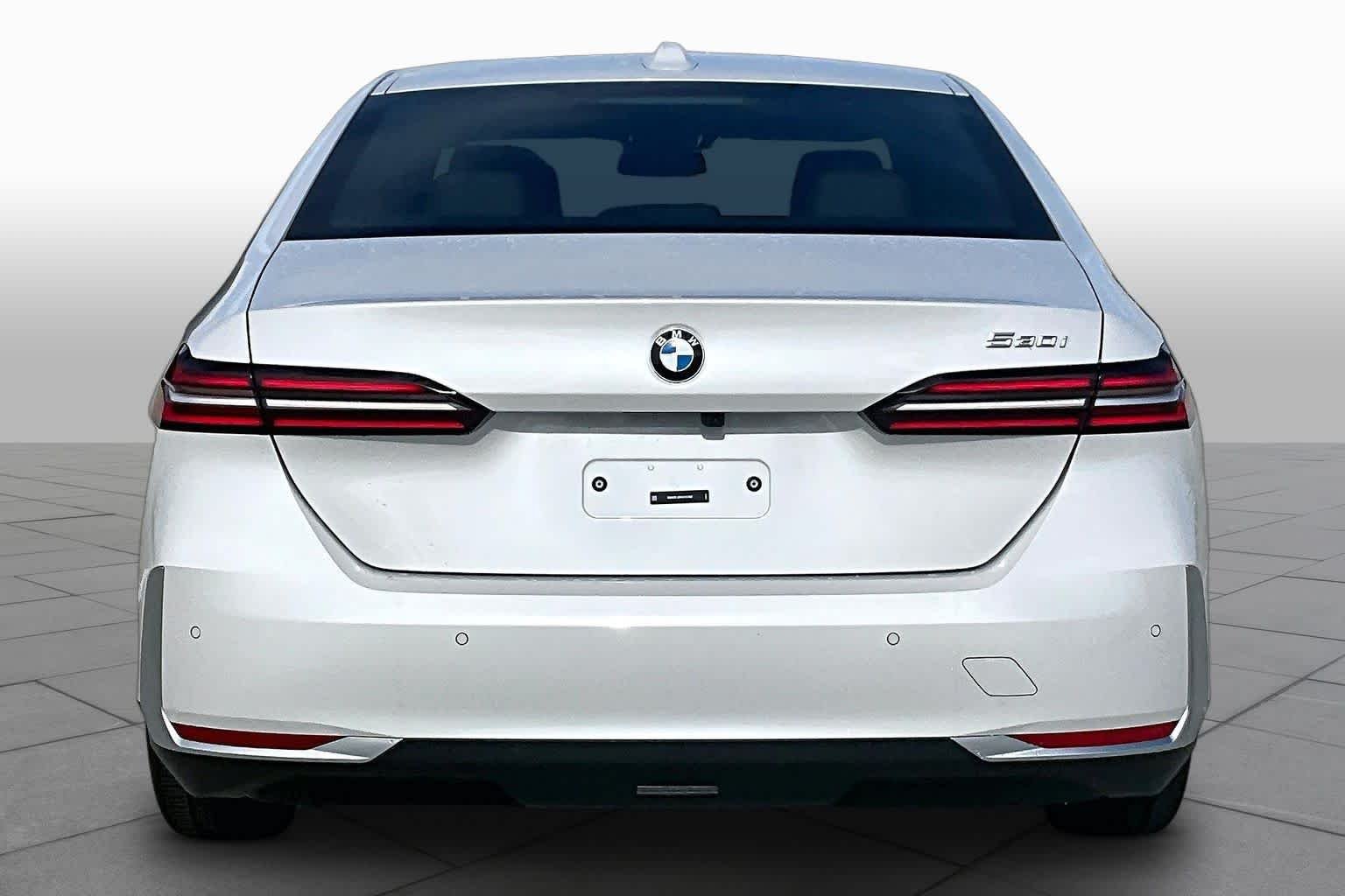 Used 2027 Mineral White Metallic BMW 530i image 4