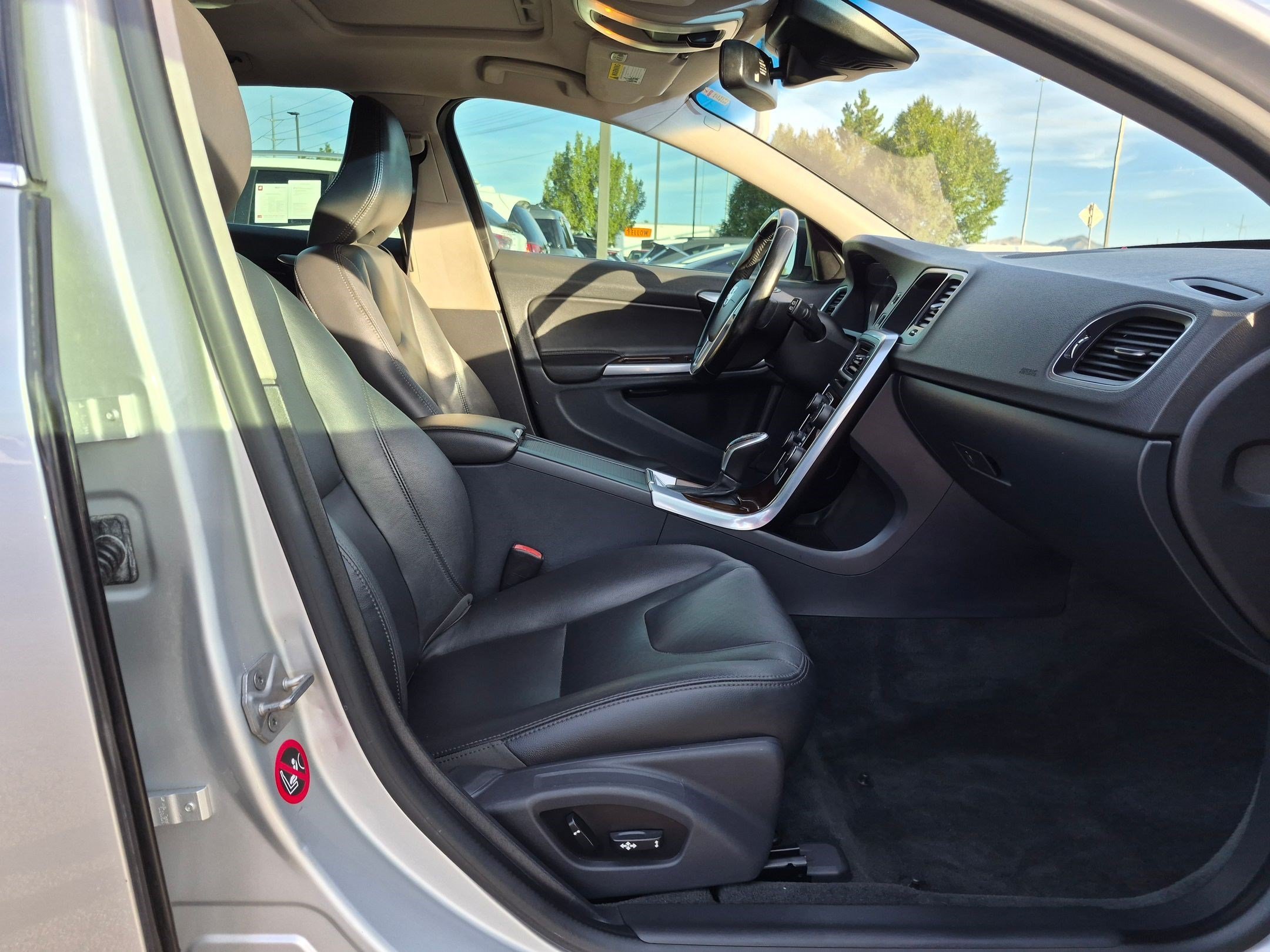 Used 2015 Bright Silver Metallic Volvo T5 Platinum image 32