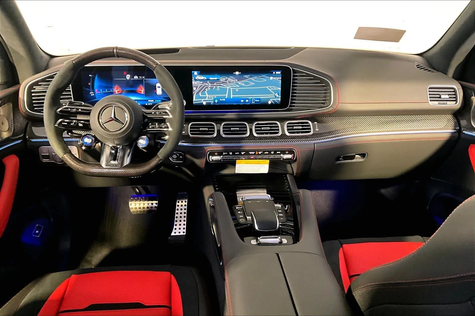 New 2026 MANUFAKTUR Moonlight White Metallic Mercedes-Benz AMG® GLE 63 S image 7