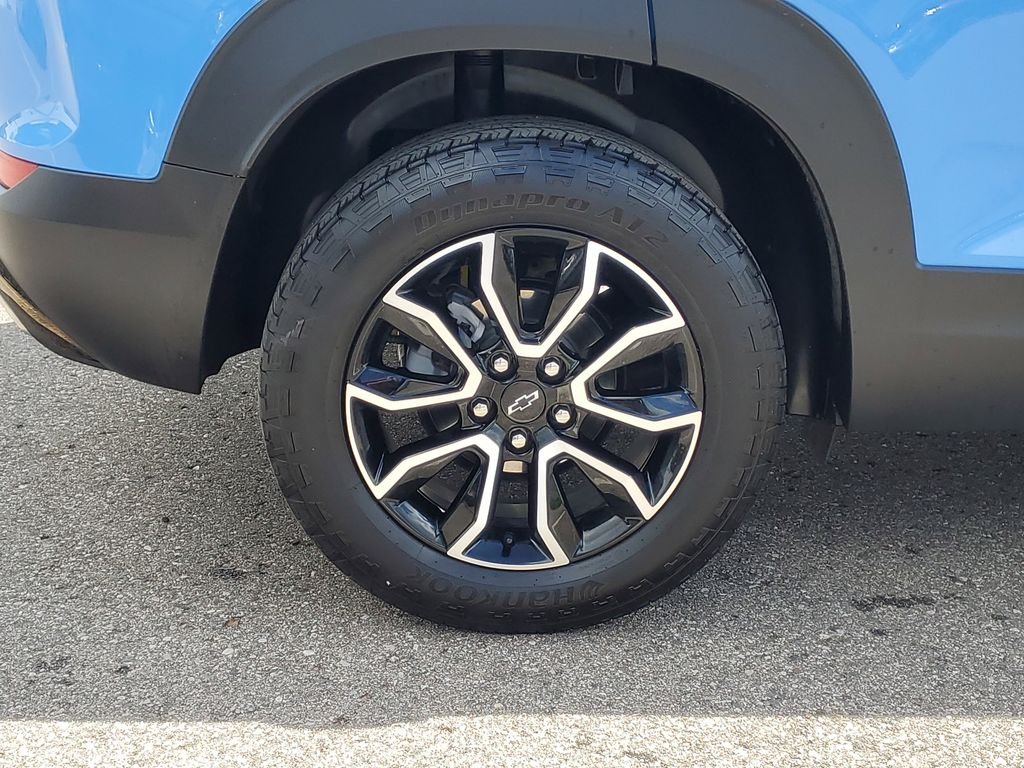 Used 2024 Blue Chevrolet ACTIV image 5