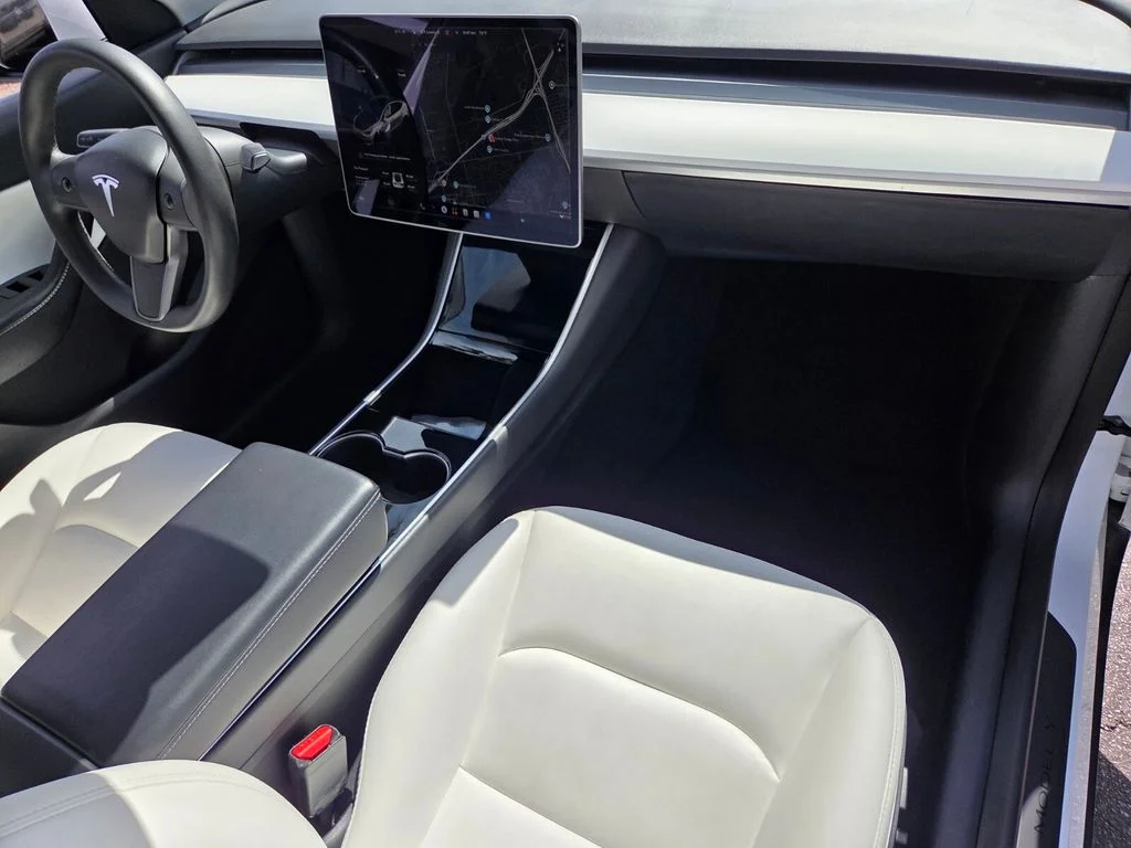 Used 2020  Tesla Long Range image 21