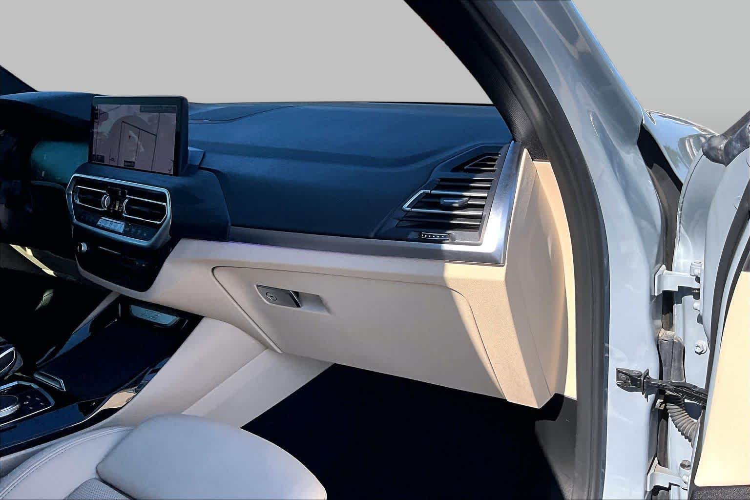 Used 2022 Brooklyn Grey Metallic BMW sDrive30i image 19