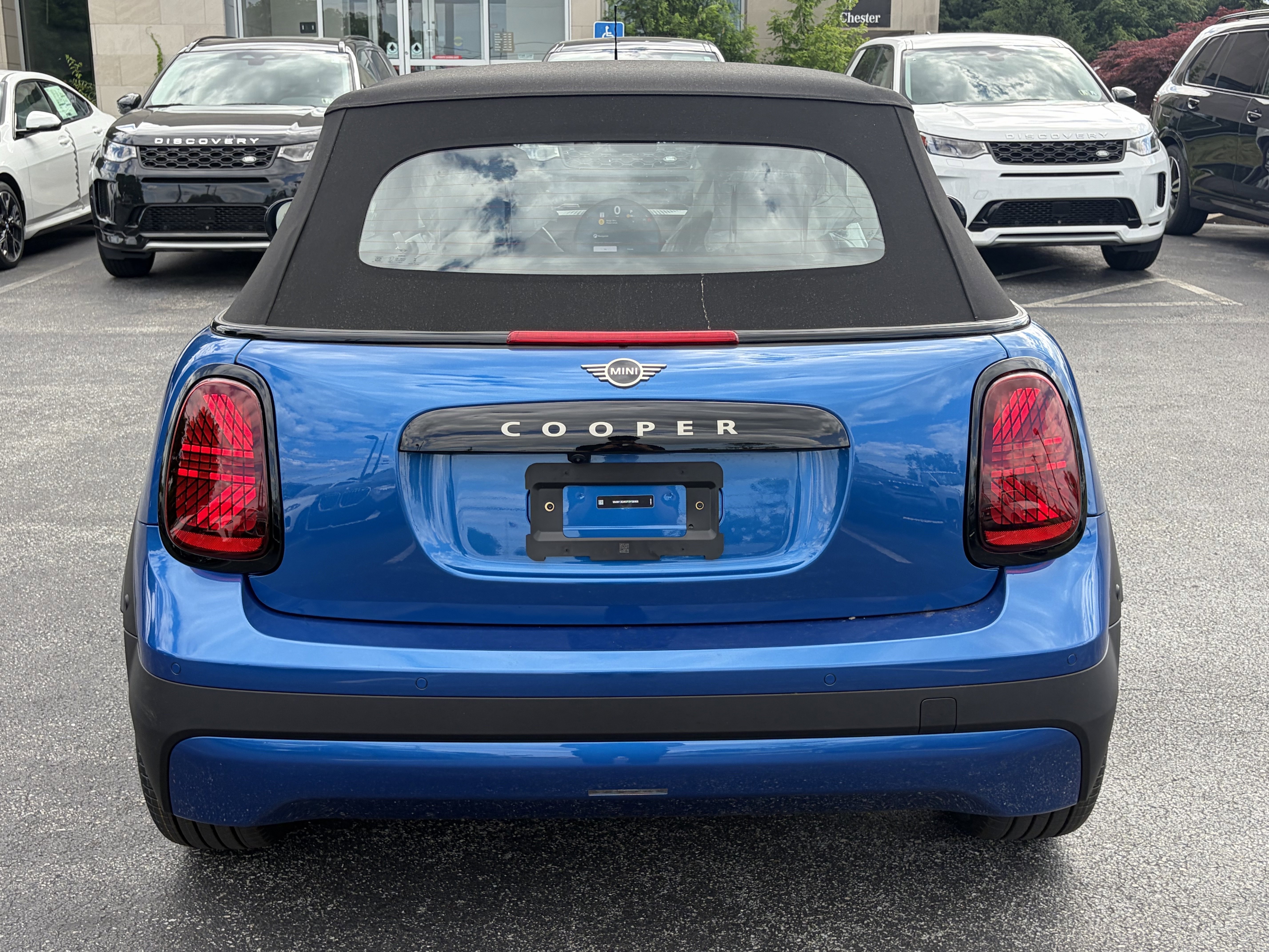 New 2026 Icy Sunshine Blue Metallic MINI Signature Plus image 6
