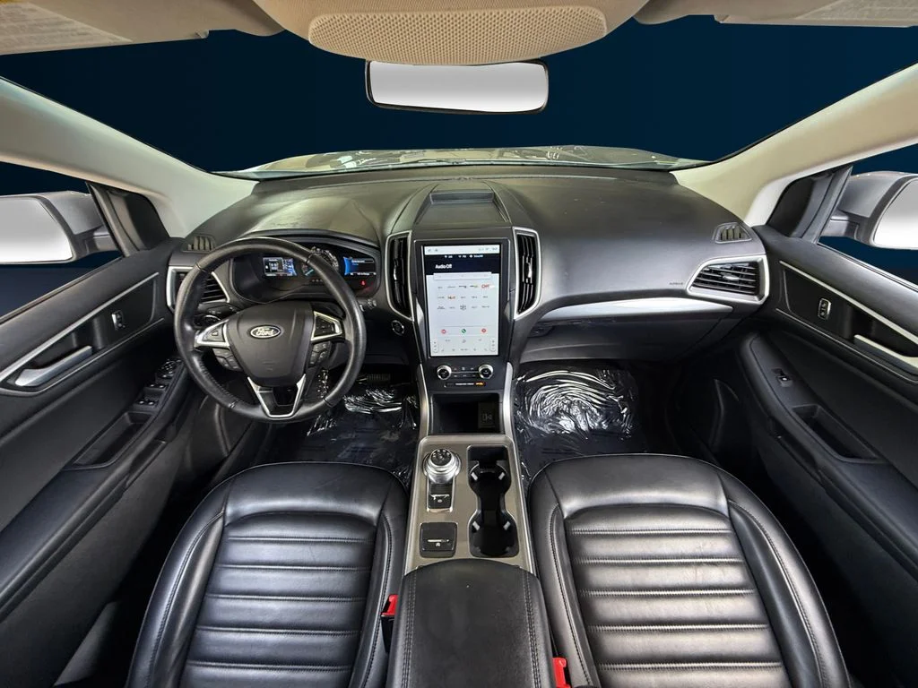 Used 2024 Silver Ford SEL image 12