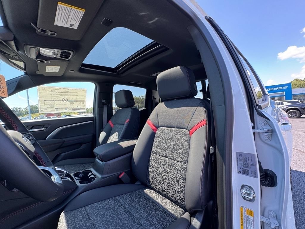 2026 Chevrolet Colorado Z71 - Photo 16