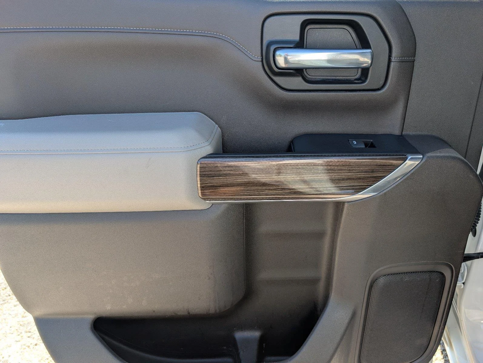 Used 2020 SUMMIT WHITE Chevrolet LT Trail Boss image 36