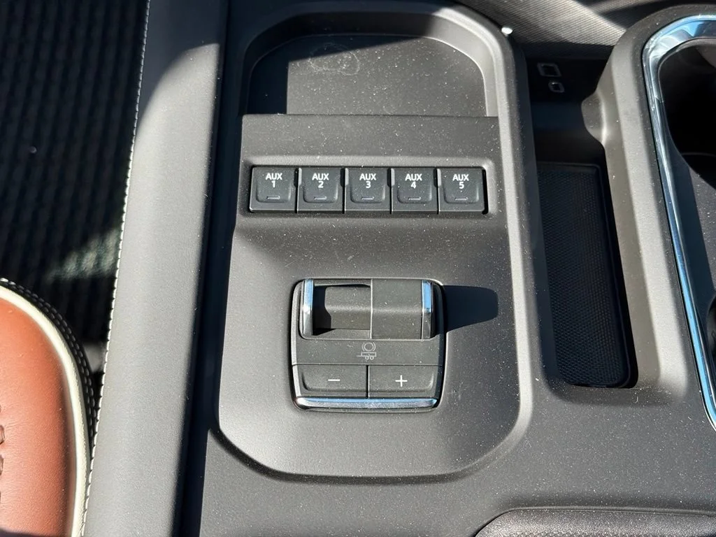 New 2026 Summit White GMC Denali Ultimate image 29