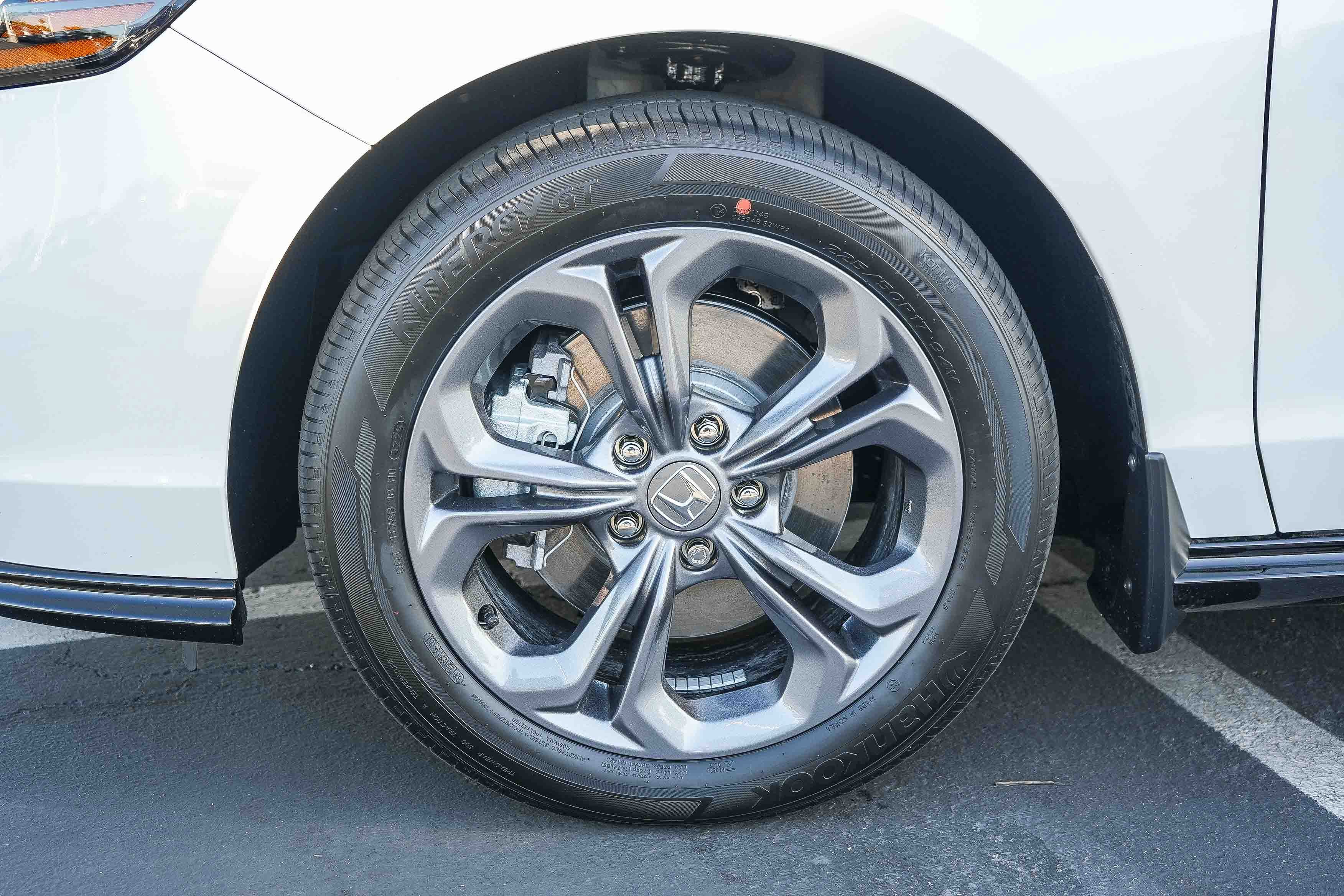 New 2026 Platinum White Pearl Honda EX-L image 11