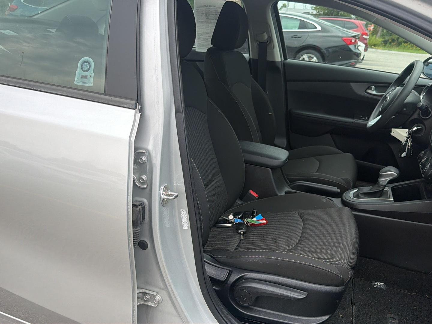 Used 2020 Silky Silver Kia  image 16
