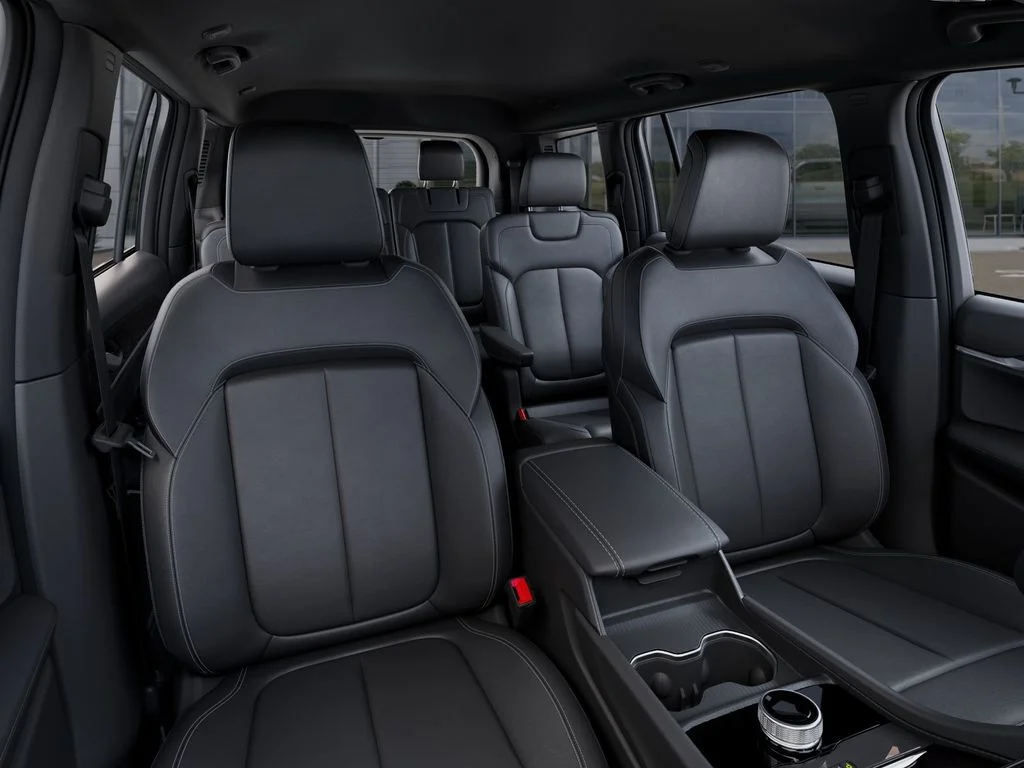 New 2026 Bright White Clear-Coat Exterior Paint Jeep Limited image 16