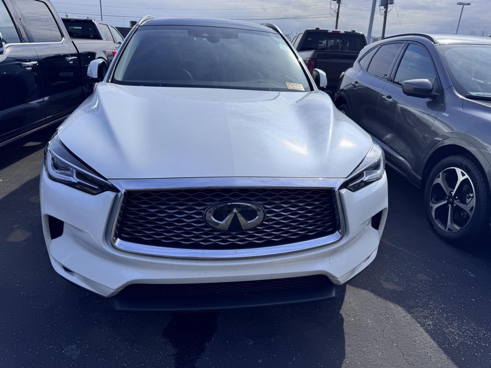 Used 2023 Radiant White INFINITI LUXE image 2