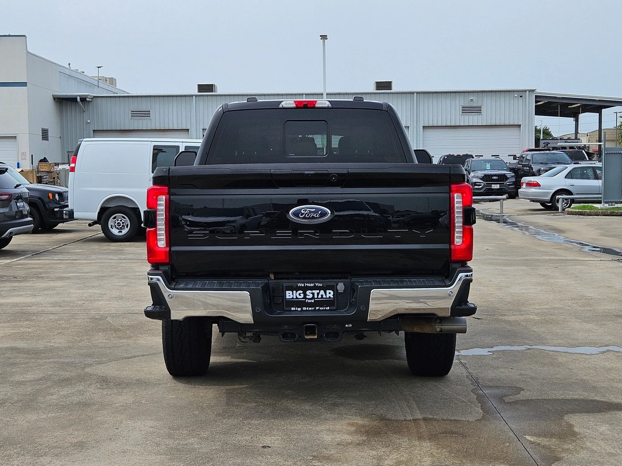 Used 2023 Black Metallic Ford Lariat image 4