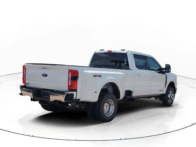 New 2026 Oxford White Ford Lariat image 5