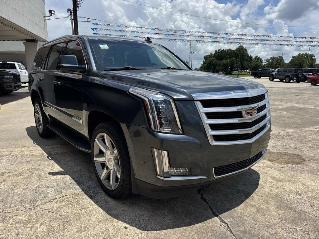 Used 2019 Gray Cadillac Luxury image 8