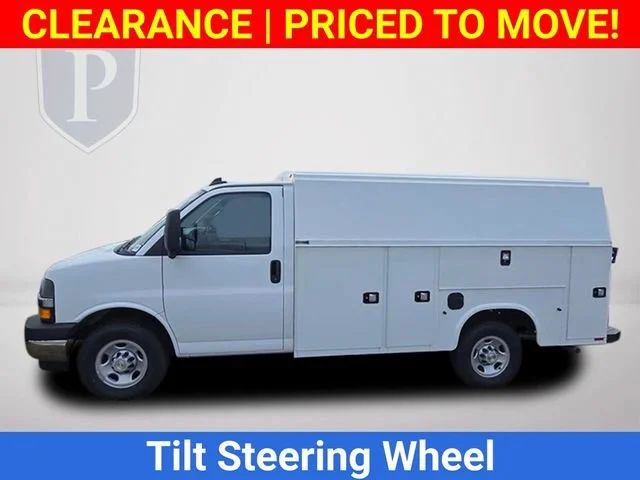 New 2025 Summit White Chevrolet 1WT image 11