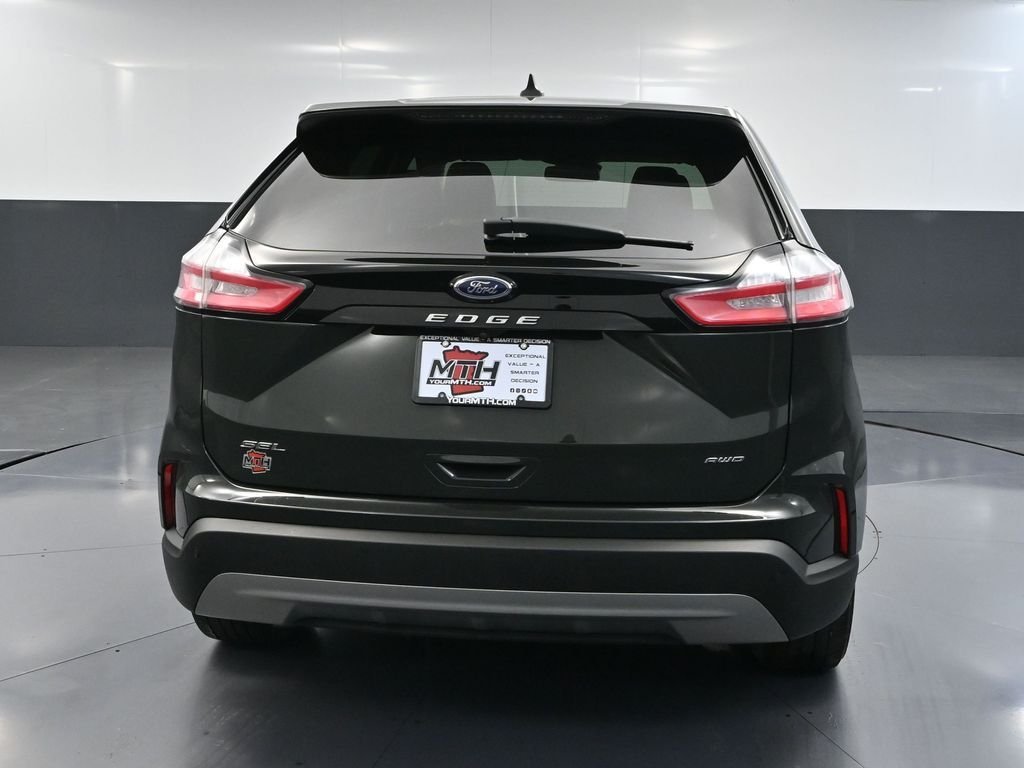2022 Ford Edge SEL photo 4