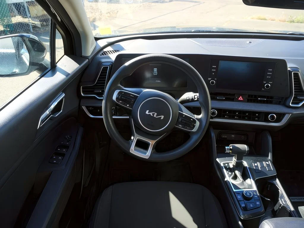 2023 Kia Sportage LX - Photo 19