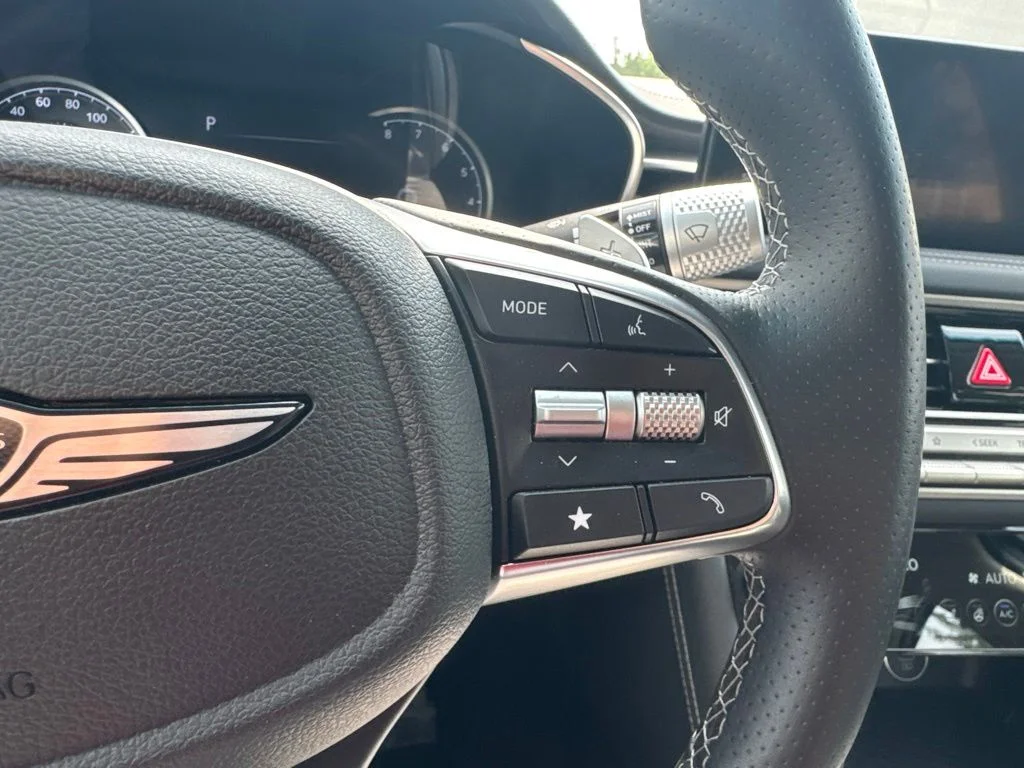 2025 GENESIS G70 Standard - Photo 19