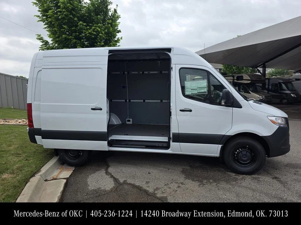New 2026 Arctic White Mercedes-Benz Cargo 144 WB image 19