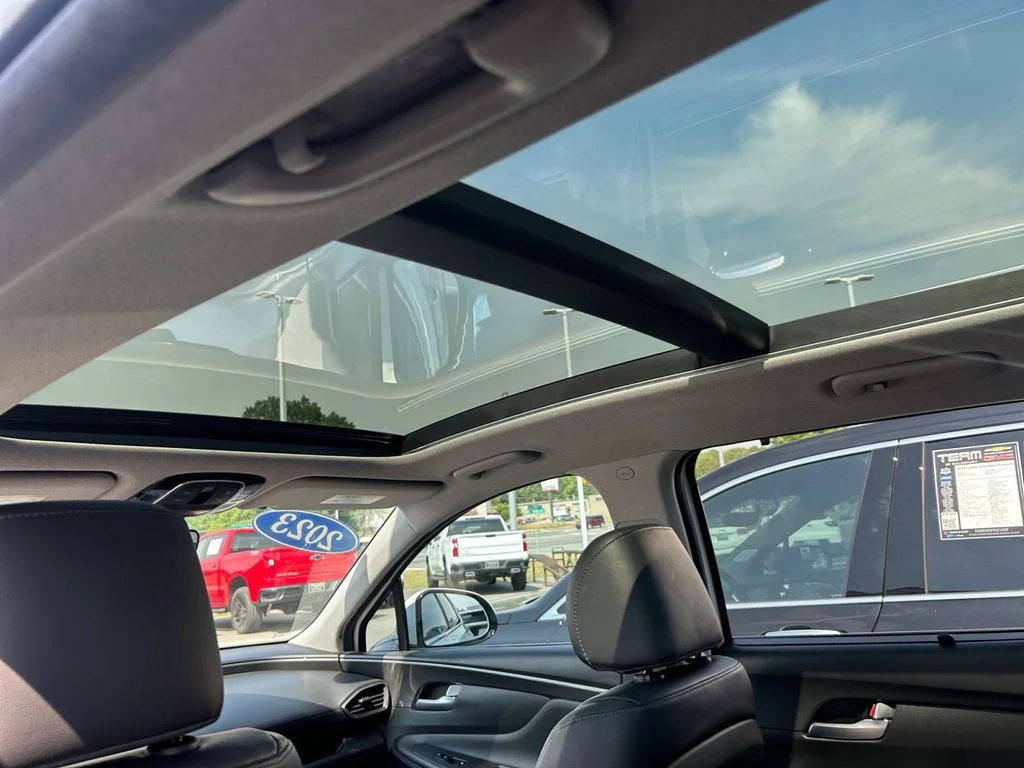 Used 2023 White Hyundai Limited image 22
