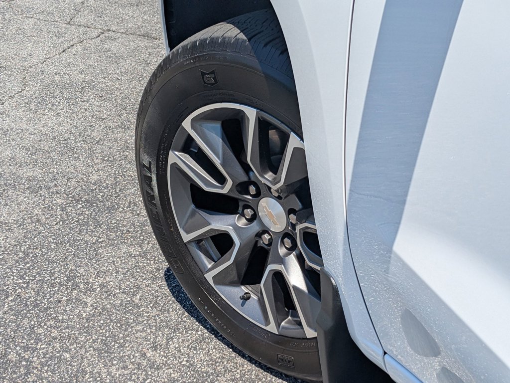 Used 2022 Summit White Chevrolet LT image 9