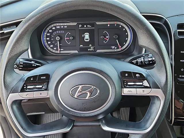 Certified Used 2022 Quartz White Hyundai SEL Front-wheel Drive image 16