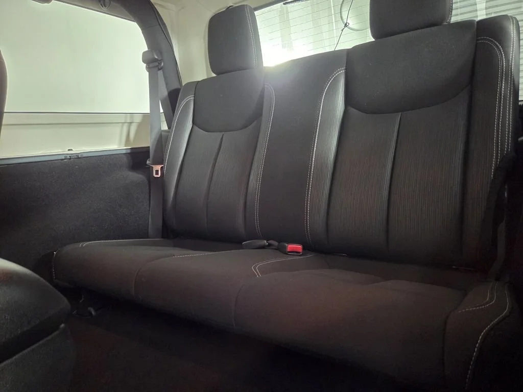 Used 2015 Anvil Clearcoat Jeep Sahara image 22