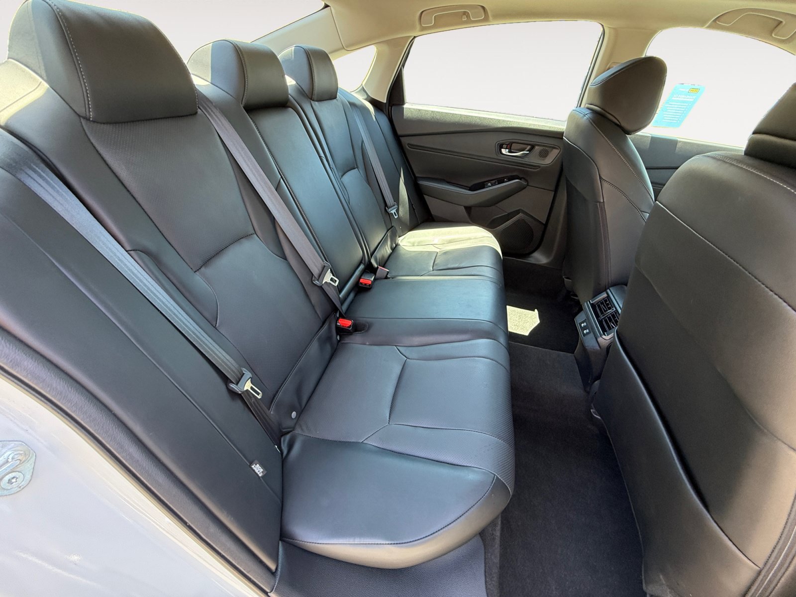Used 2025 Platinum White Pearl Honda Touring image 18