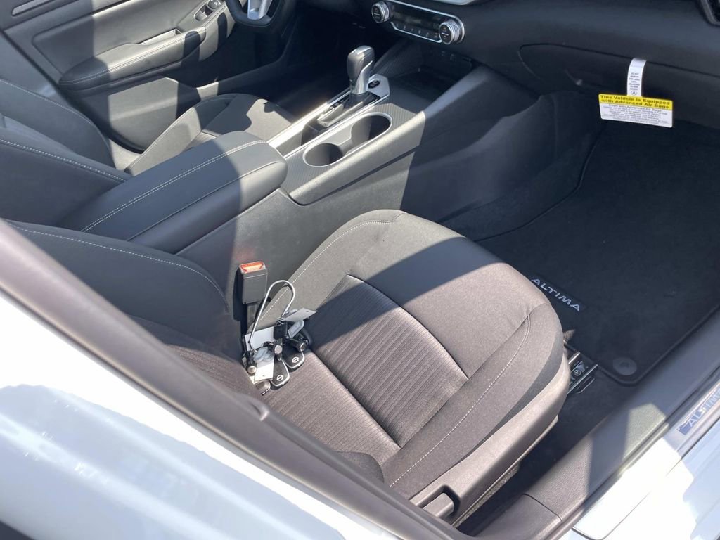 New 2026 Pearl White TriCoat Nissan 2.5 SV image 22