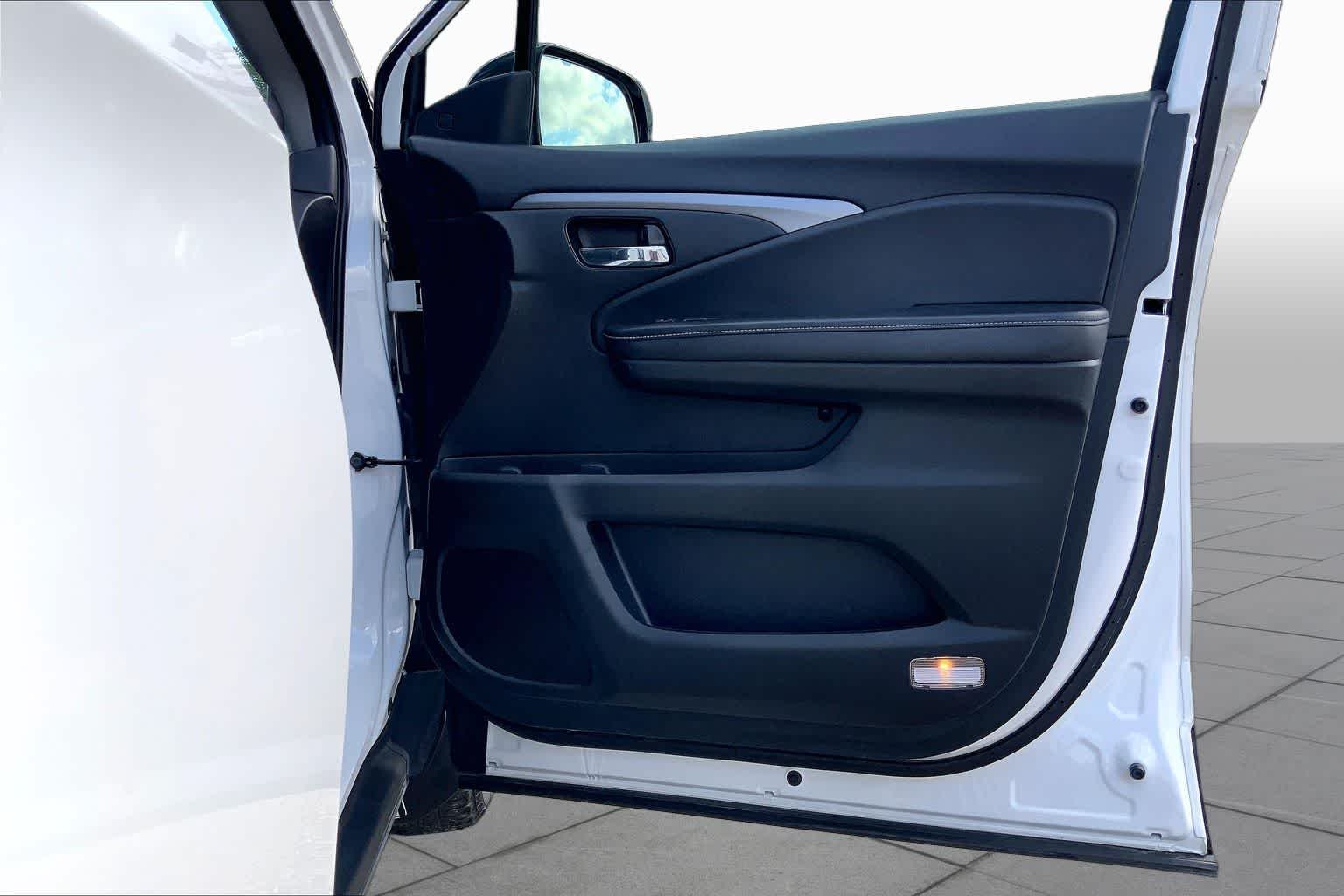 Used 2023 Platinum White Pearl Honda RTL-E image 23