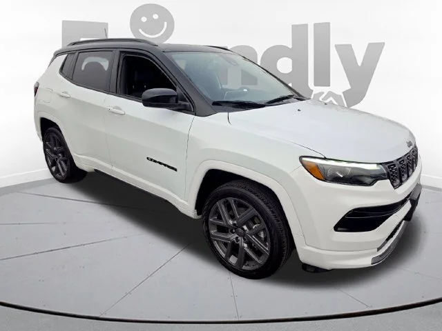 Used 2024 White Jeep Limited image 3