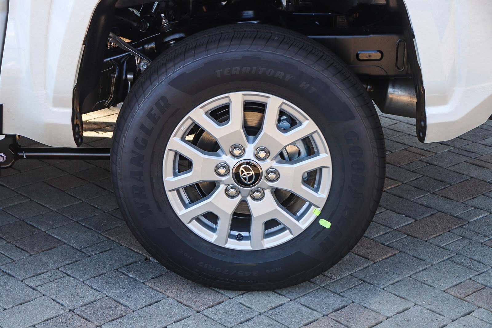 2025 Toyota Tacoma SR5 - Photo 10