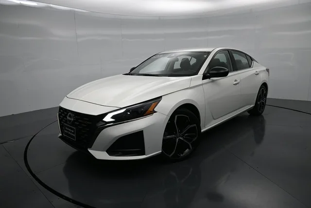 2025 Nissan Altima 2.5 SR