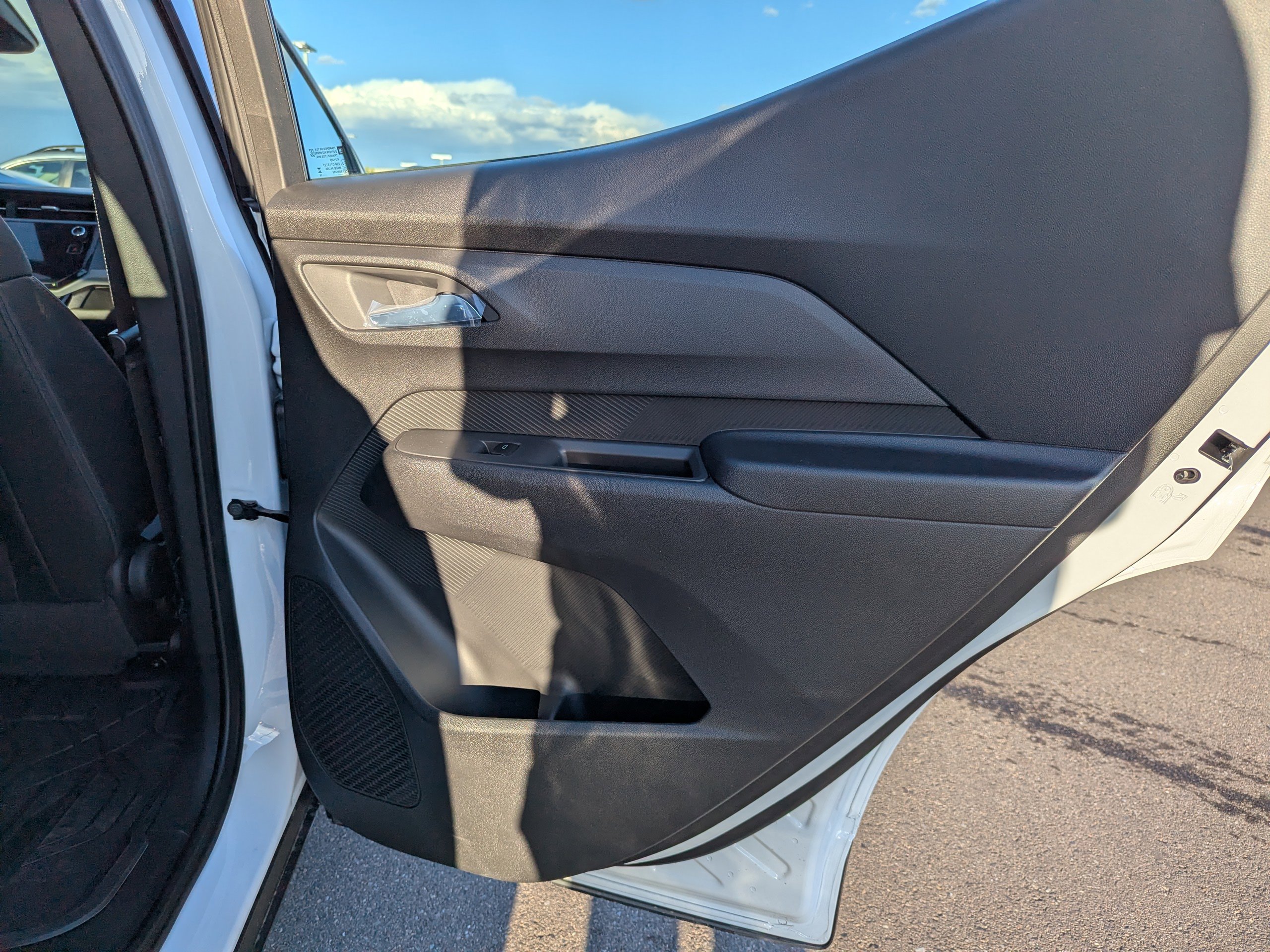 2027 Chevrolet Bolt RS - Photo 29