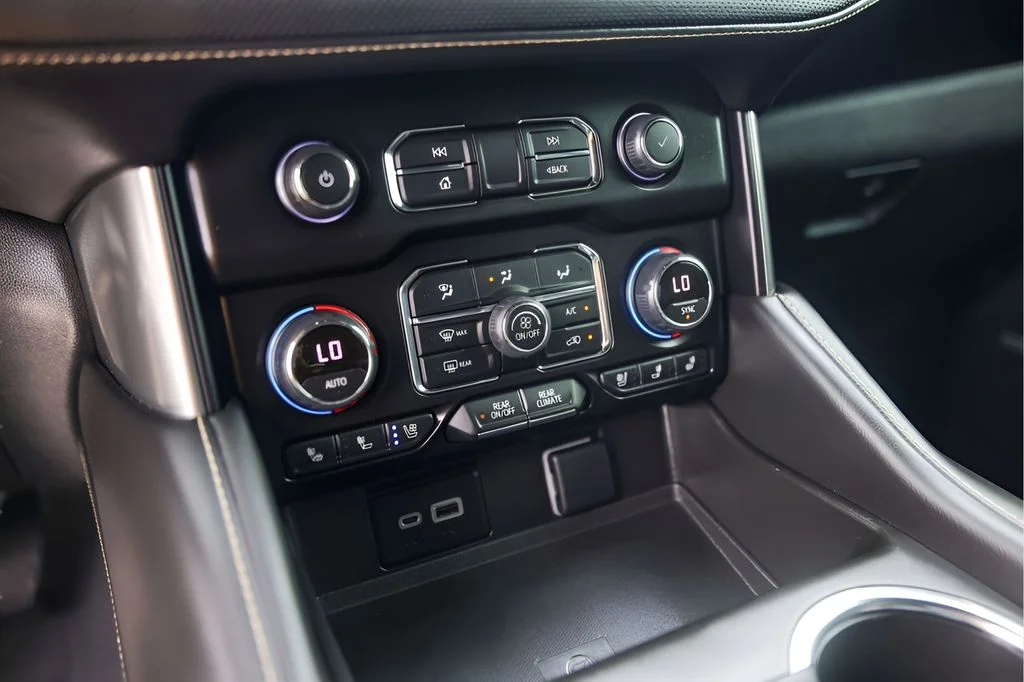 Used 2023 Beige Chevrolet Premier image 23