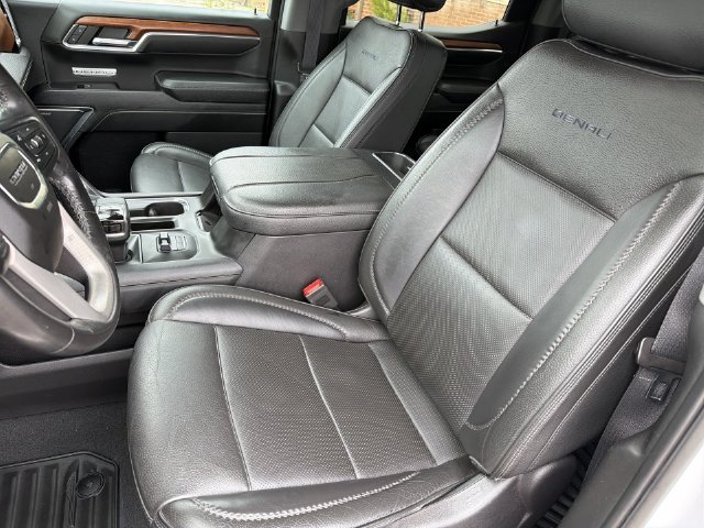 Used 2023  GMC Denali image 35