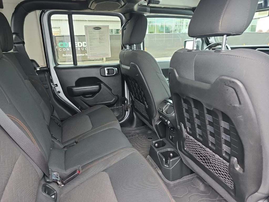Used 2022 Silver Jeep Mojave image 10