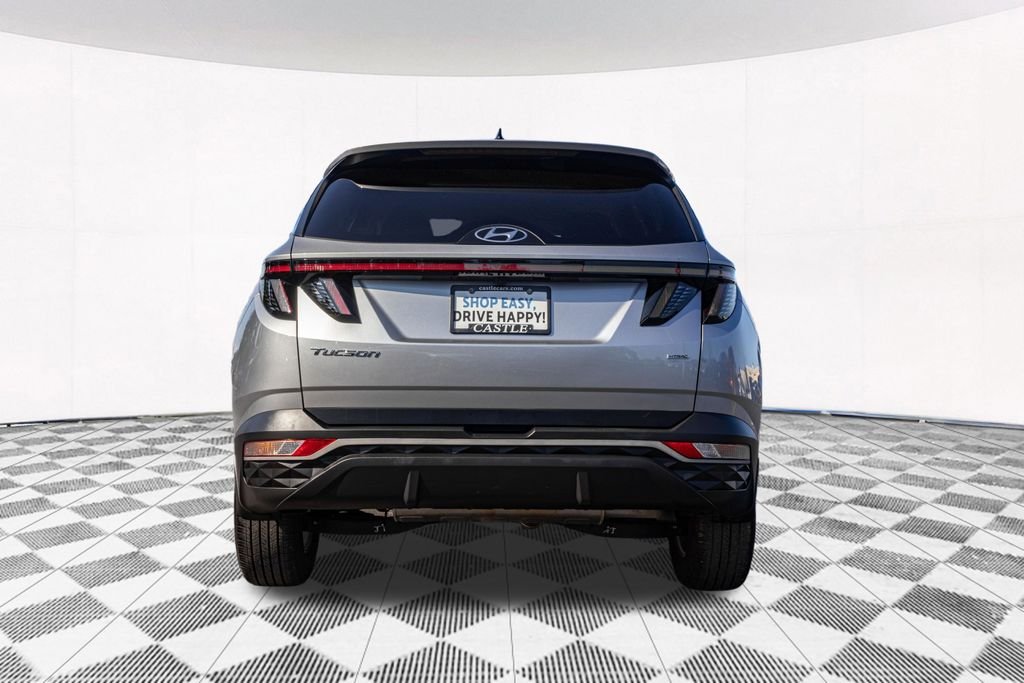 Used 2023 Silver Hyundai SEL image 9