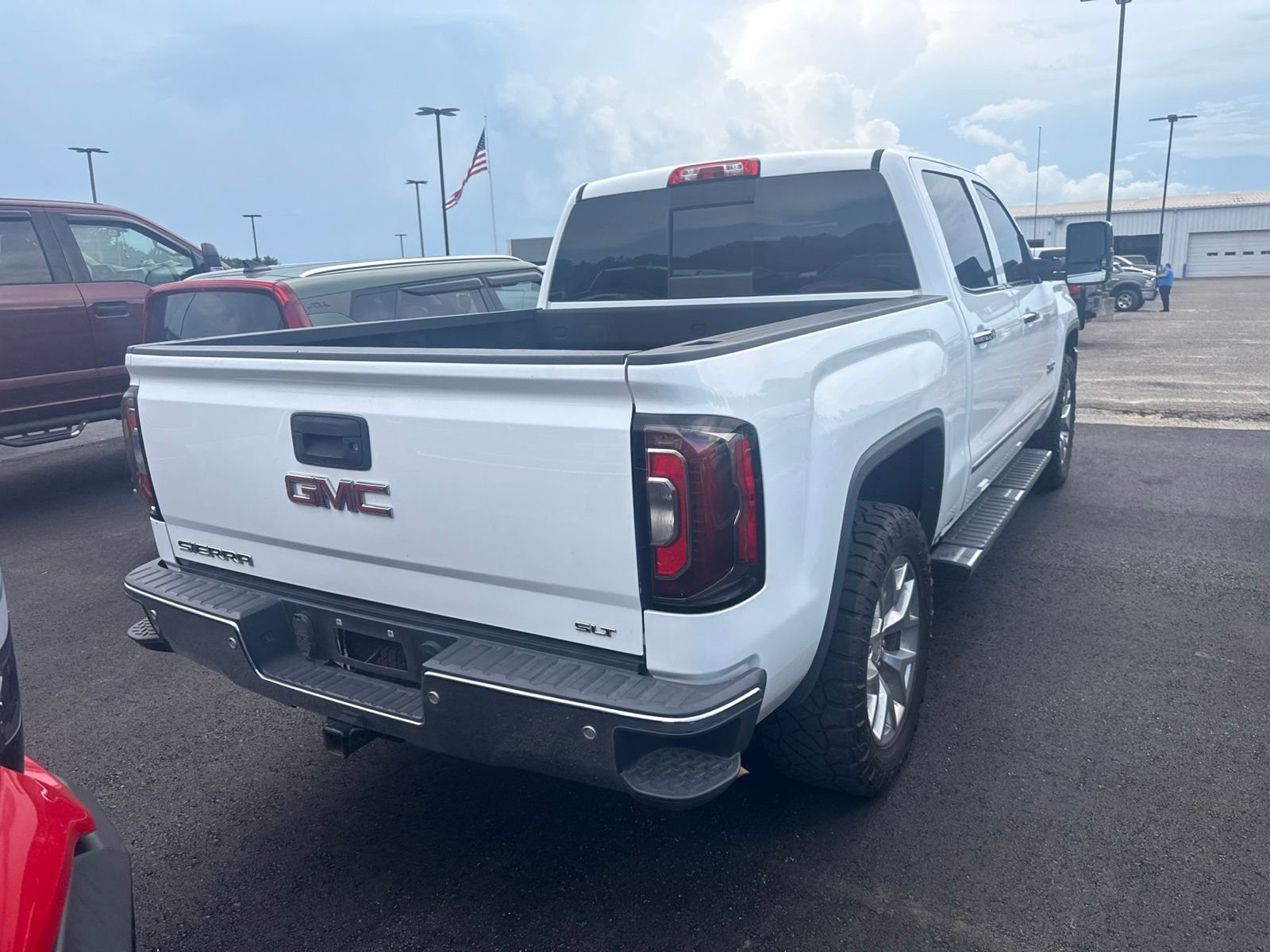 Used 2018 White GMC SLT image 5
