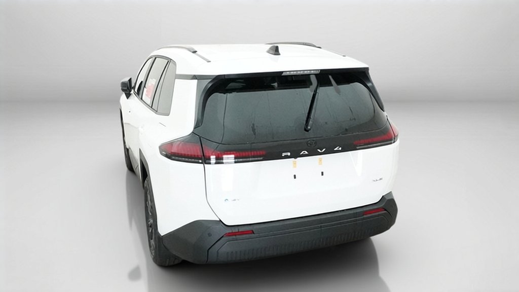 New 2026 Ice Cap Toyota XLE Premium image 13