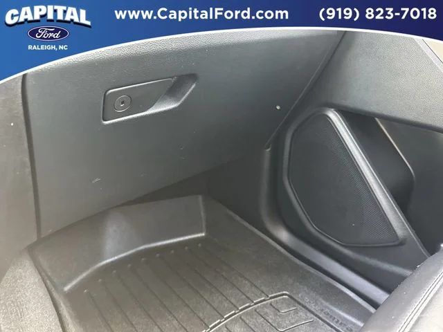 Used 2024 Black Ford XLT image 27