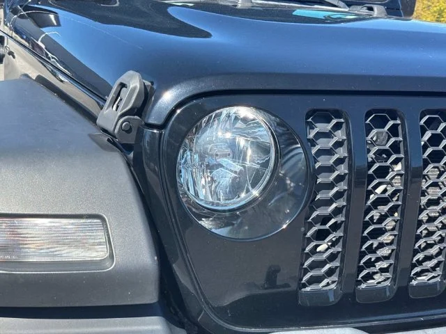 Used 2020 Black Jeep Sport image 11