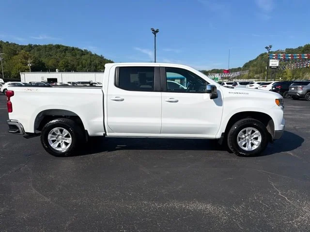 Used 2025 Summit White Chevrolet LT image 9