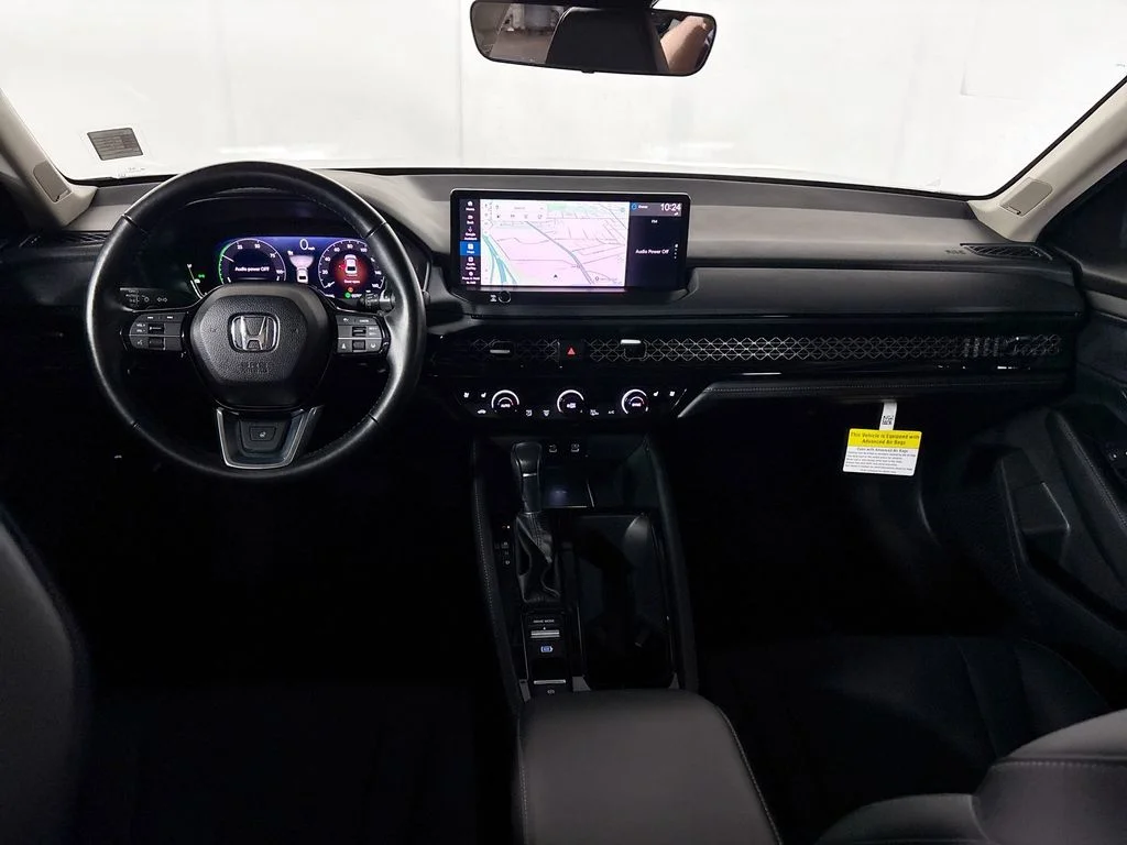 Used 2025 White Honda Touring image 12