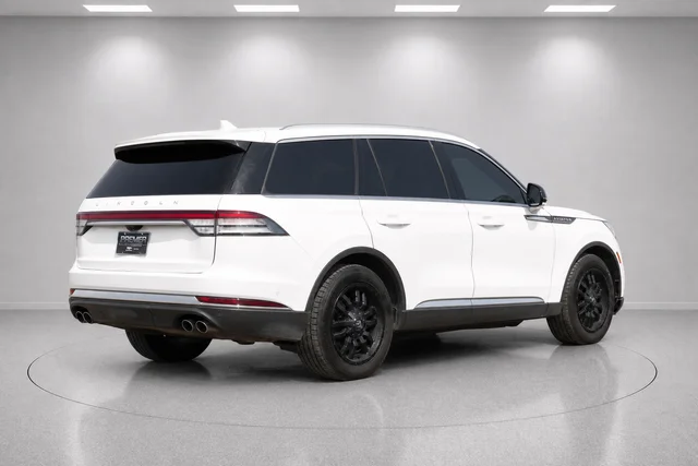 Used 2020 White Lincoln Reserve image 3