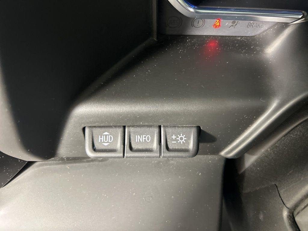 Used 2025 Summit White GMC AT4 image 27